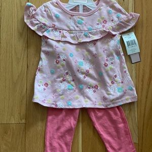 NEW two piece short sleeved outfit